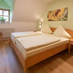 Meyer Apartmán *