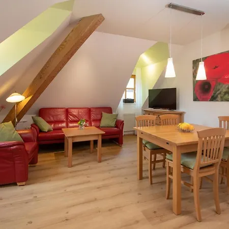 Meyer Apartment *